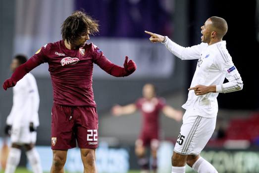 Al 40' altra espulsione: Martin Jorgensen accusa Amauri dopo il fallo da rigore (e cartellino rosso). Epa